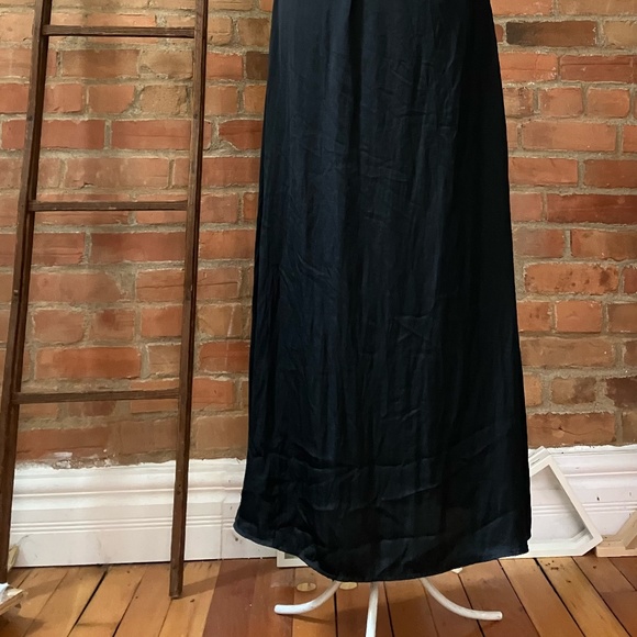 Long skirt - Picture 2 of 2